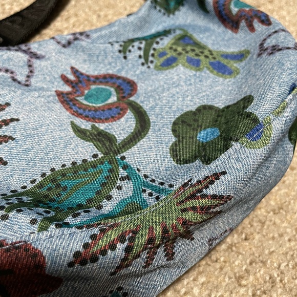 BAGGU nylon crescent shoulder bag - digital denim birds print💙🩵 - Picture 3 of 4
